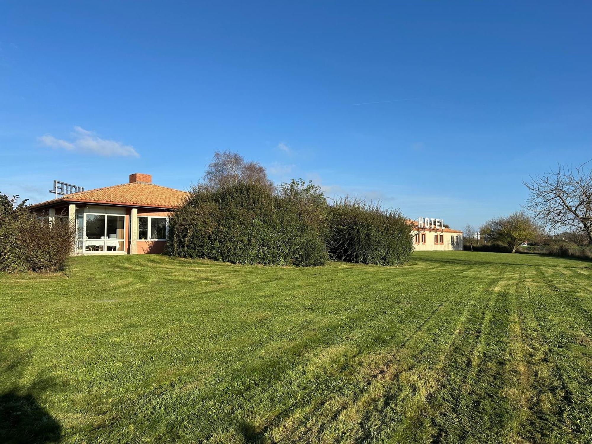 Hotel La Petite Auberge Chambretaud Zewnętrze zdjęcie