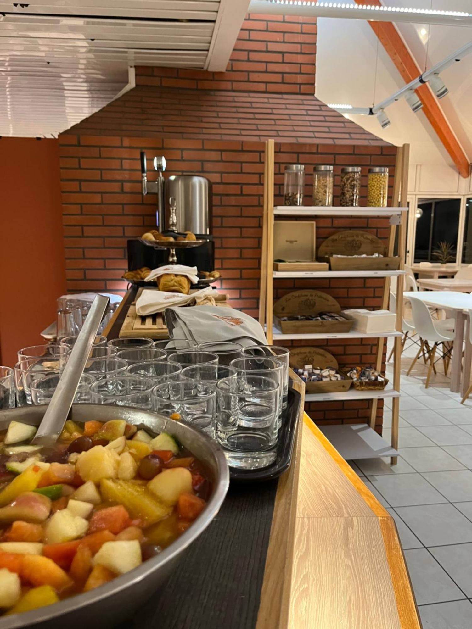 Hotel La Petite Auberge Chambretaud Zewnętrze zdjęcie